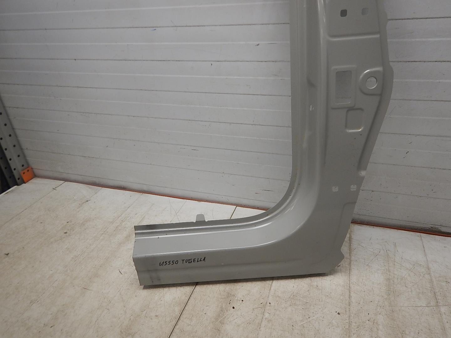 Кузовной элемент