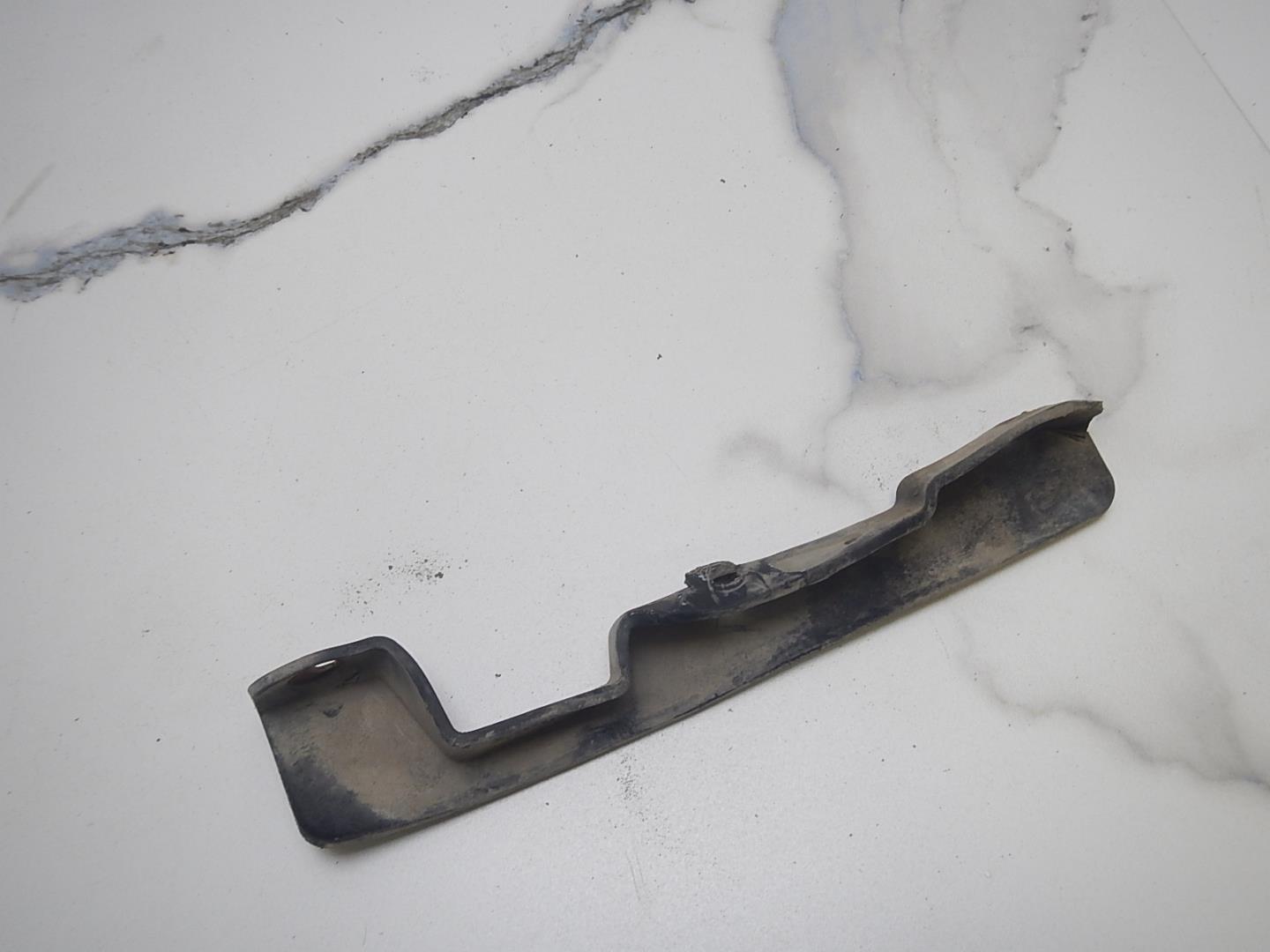 Брызговик передний левый