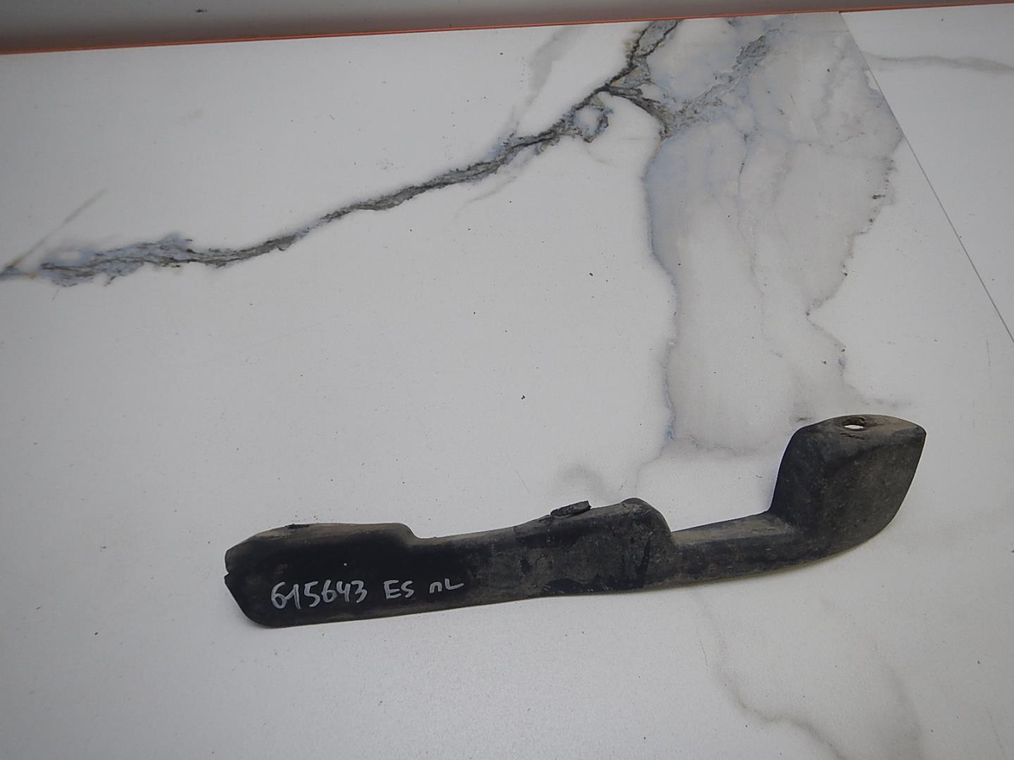 Брызговик передний левый