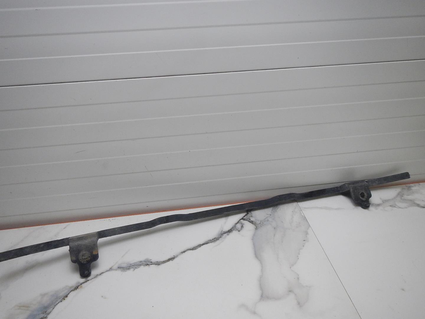 Усилитель переднего бампера