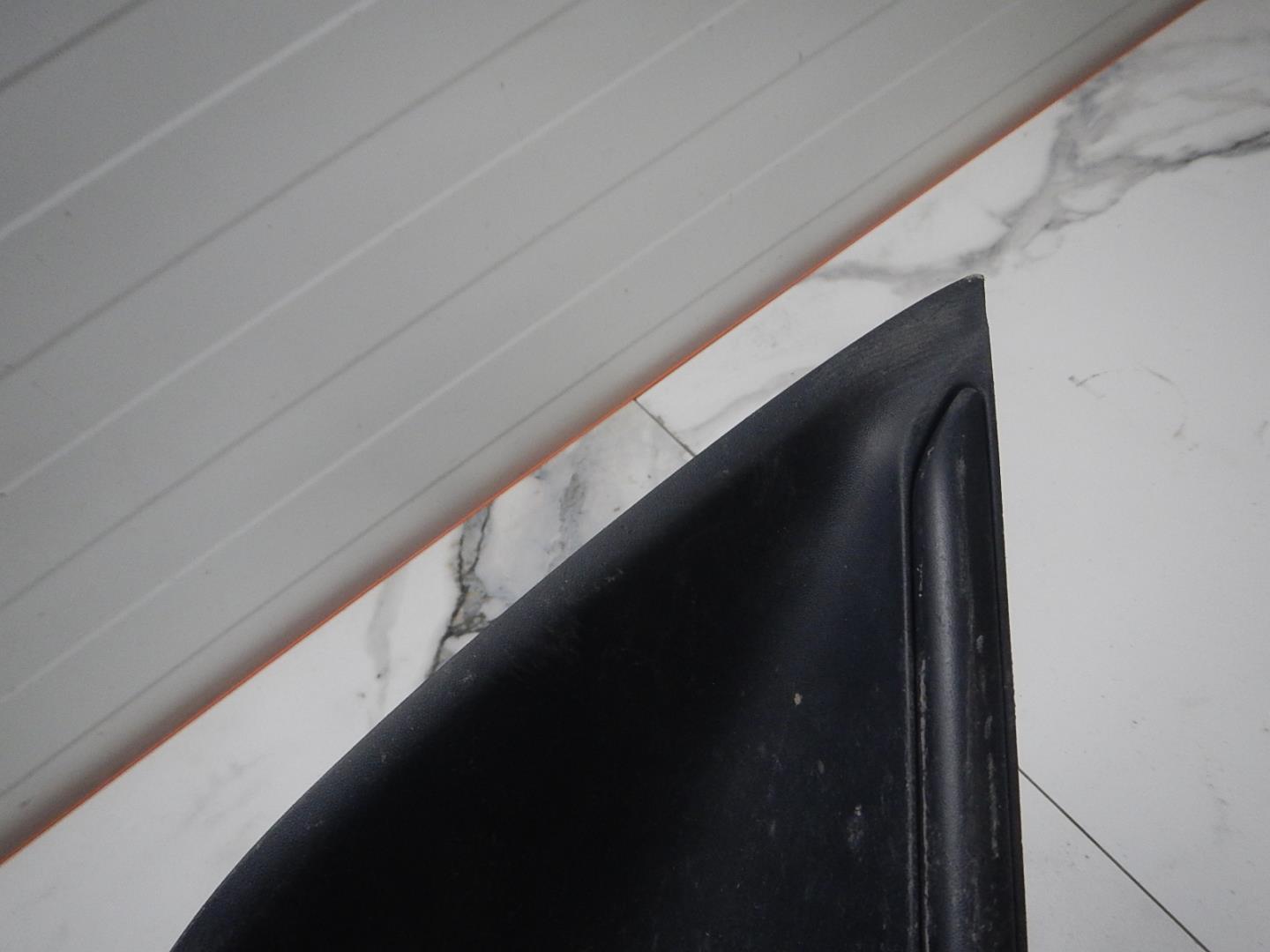 Рамка противотуманной фары левой