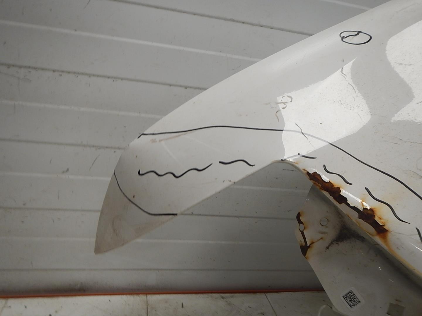 Крыло переднее левое