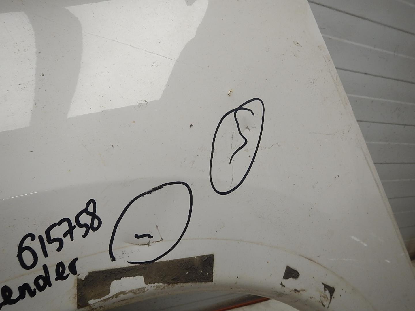 Крыло переднее левое