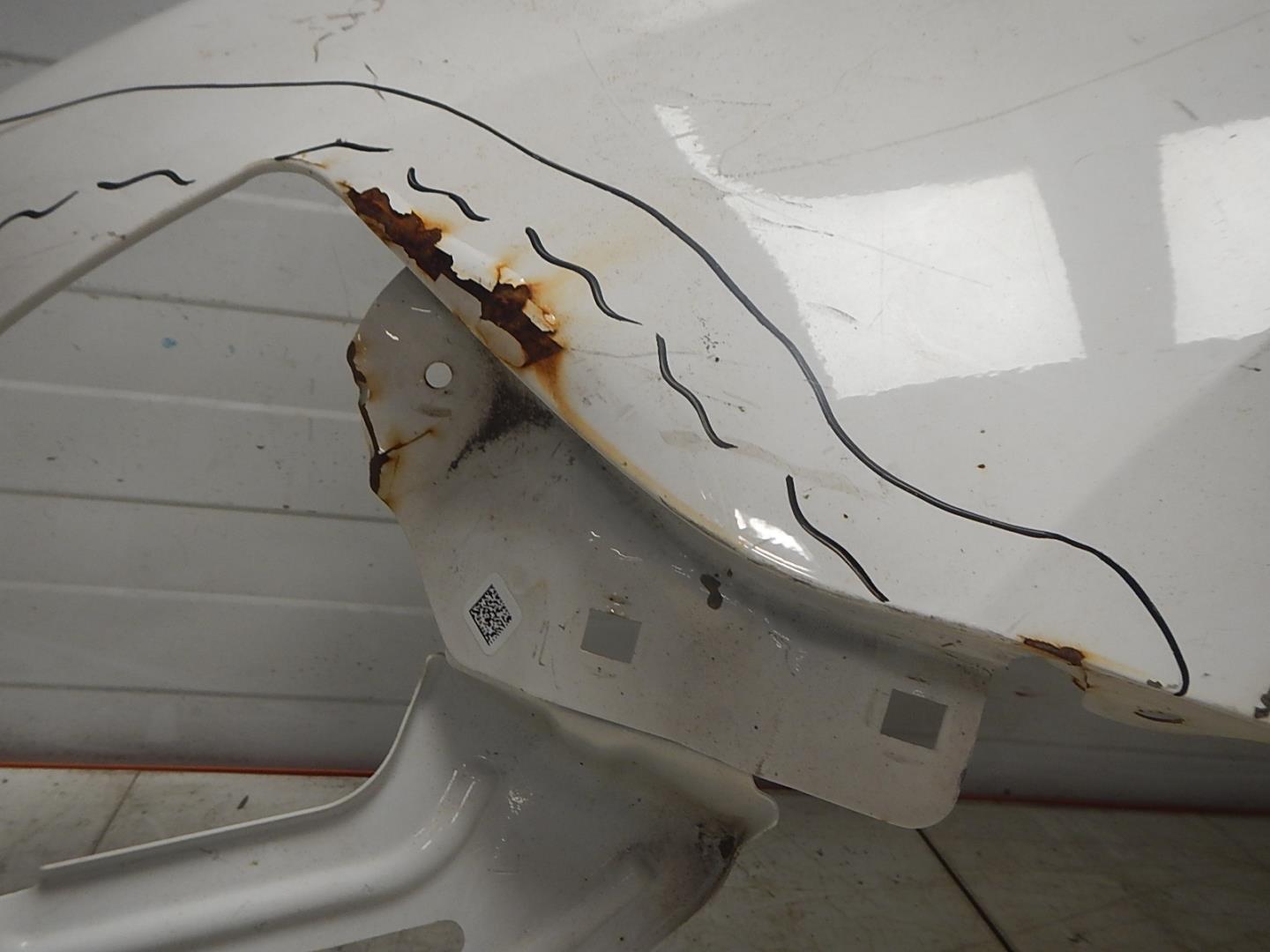 Крыло переднее левое