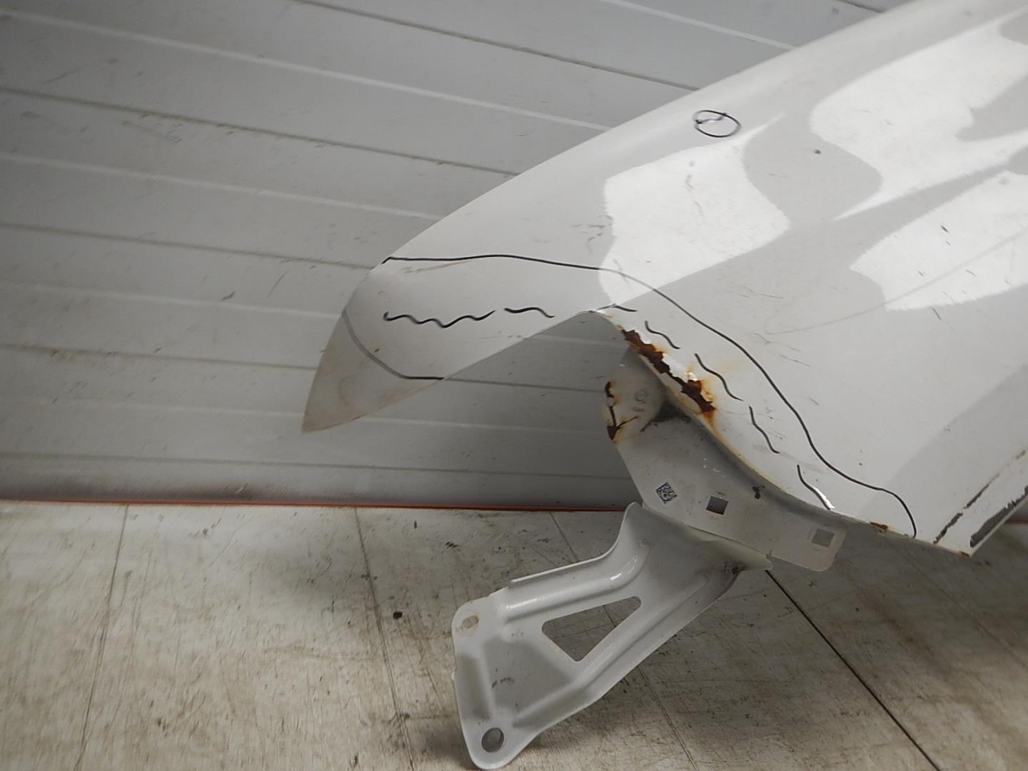 Крыло переднее левое