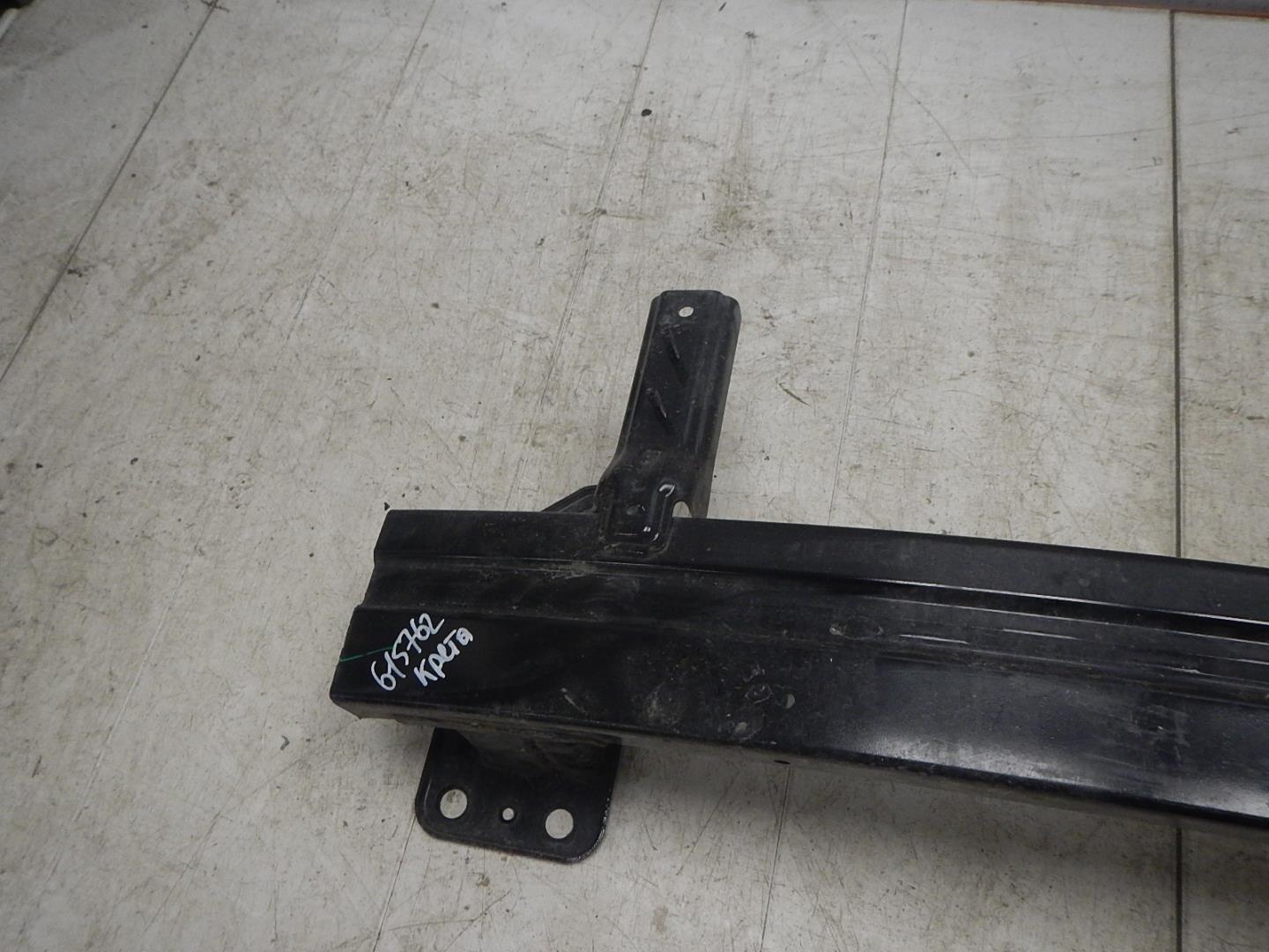 Усилитель переднего бампера