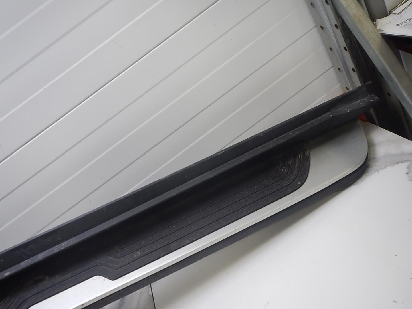 Подножка левая