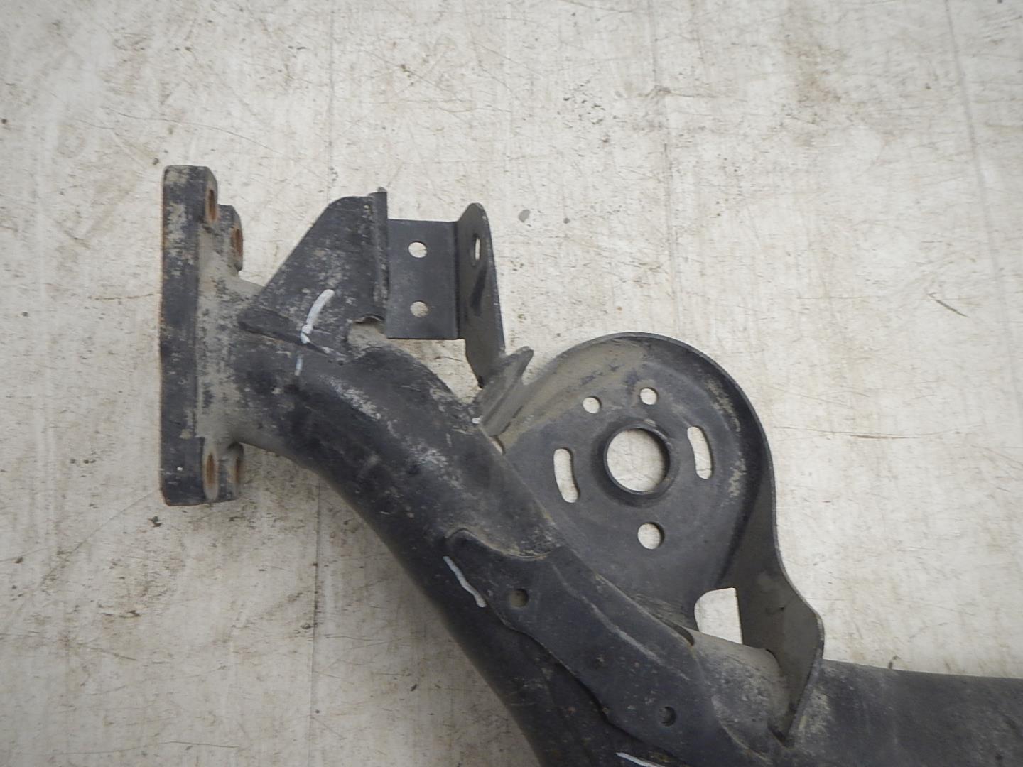 Балка задняя