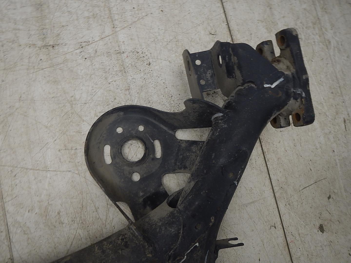 Балка задняя