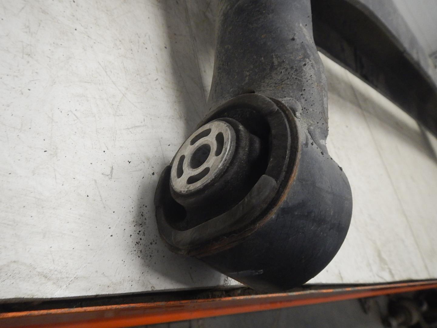 Балка задняя