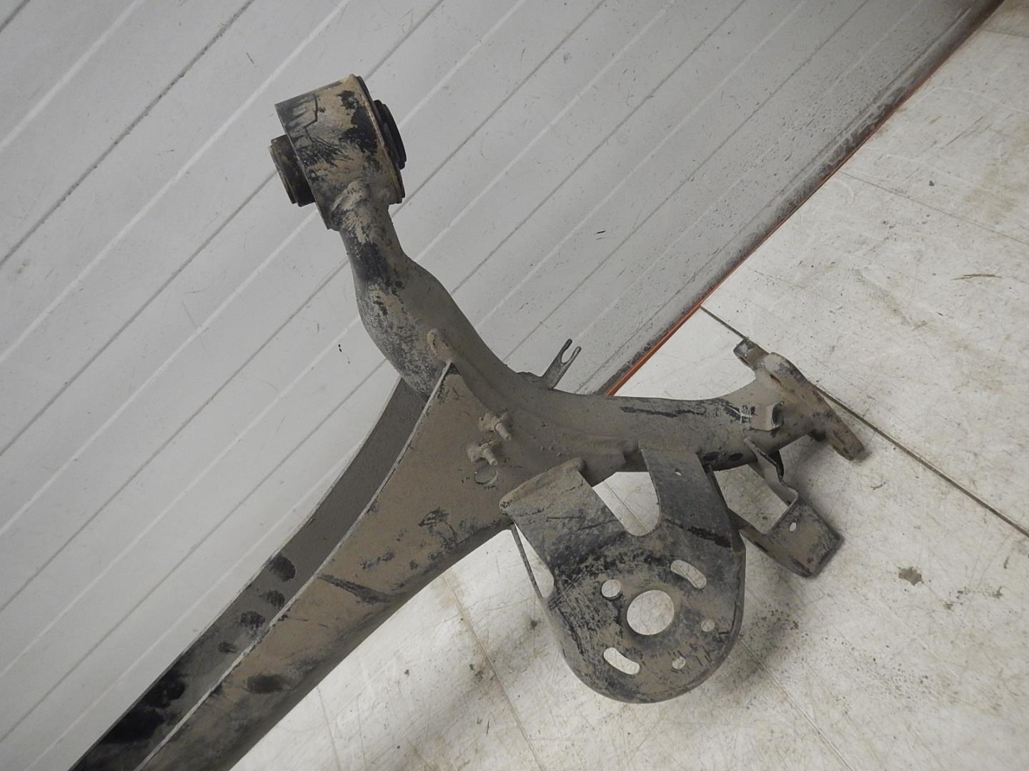 Балка задняя