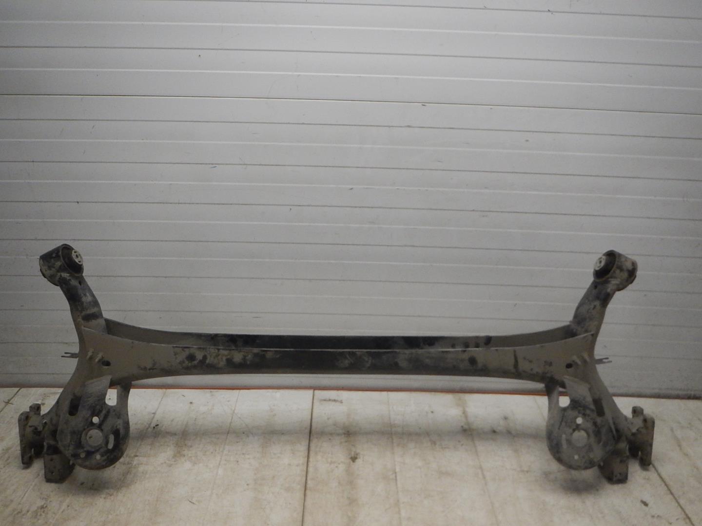 Балка задняя