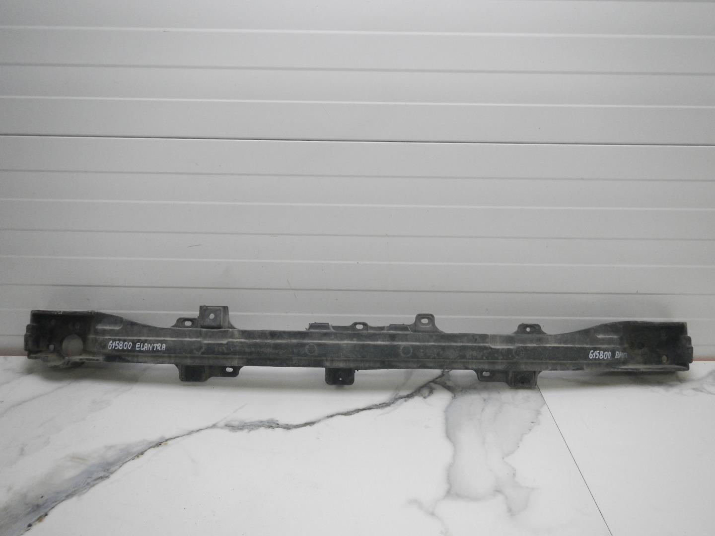 Усилитель заднего бампера