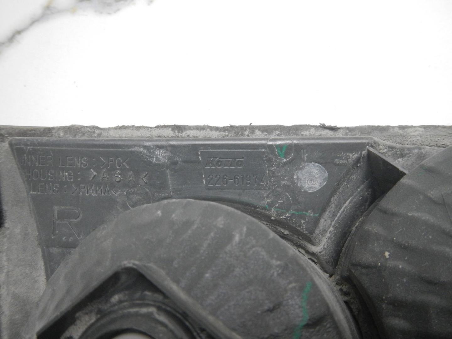 Фонарь задний внутренний правый