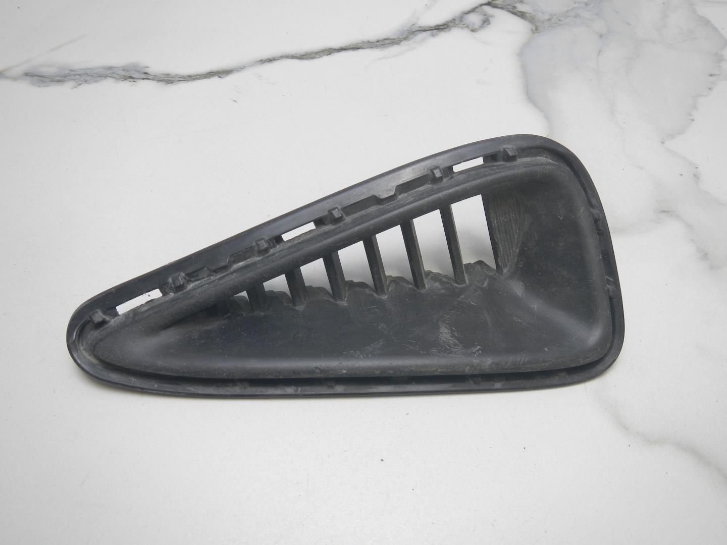 Решетка в бампер правая