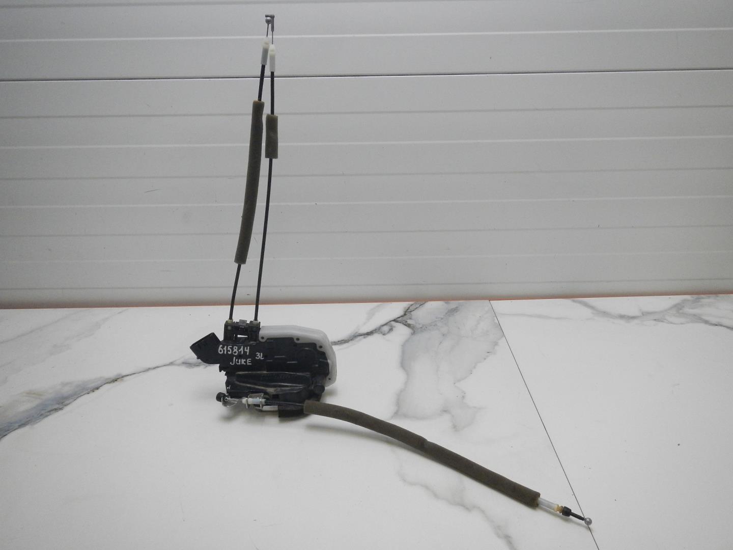 Замок двери задней левой