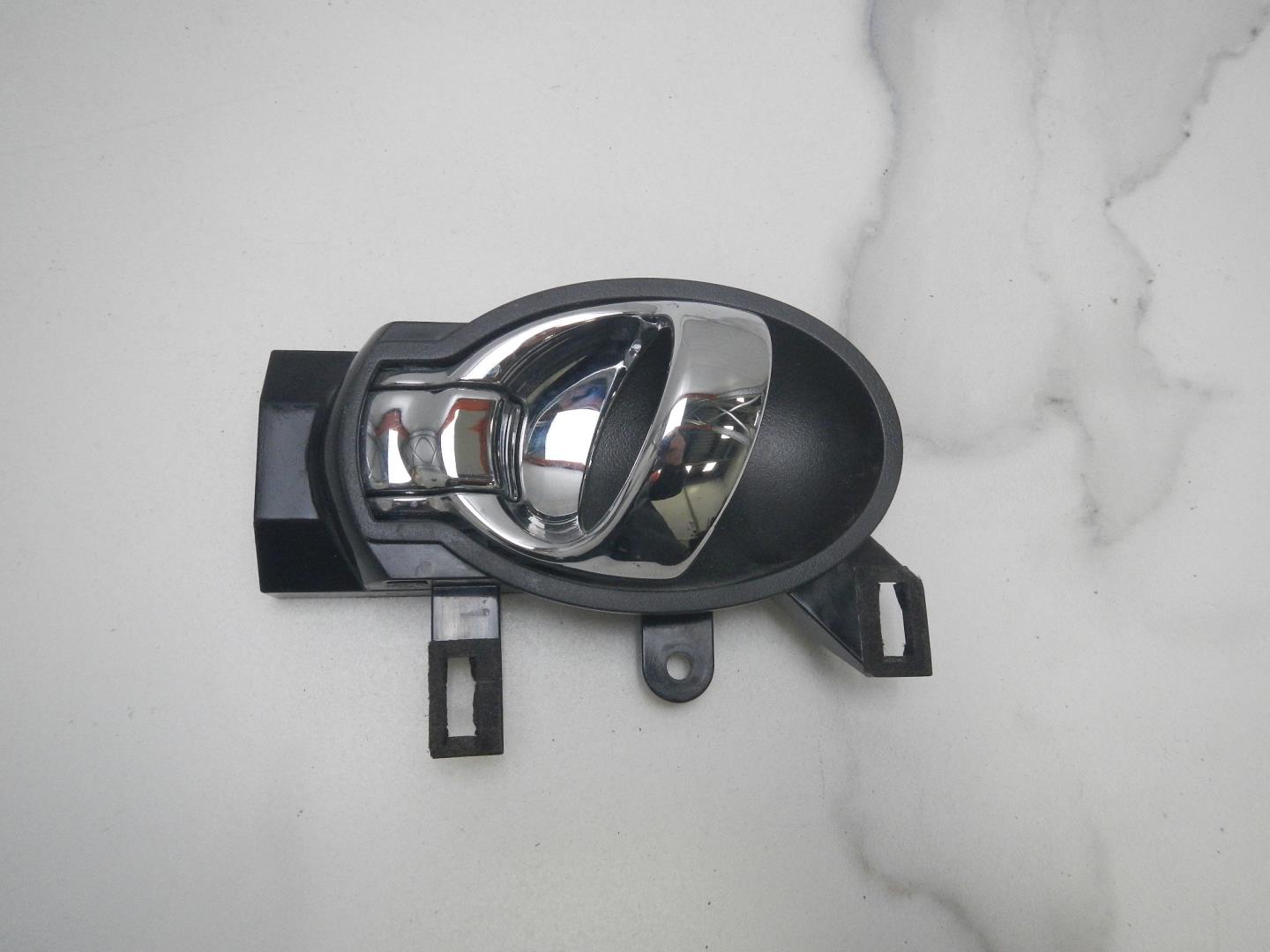 Ручка двери внутренняя левая