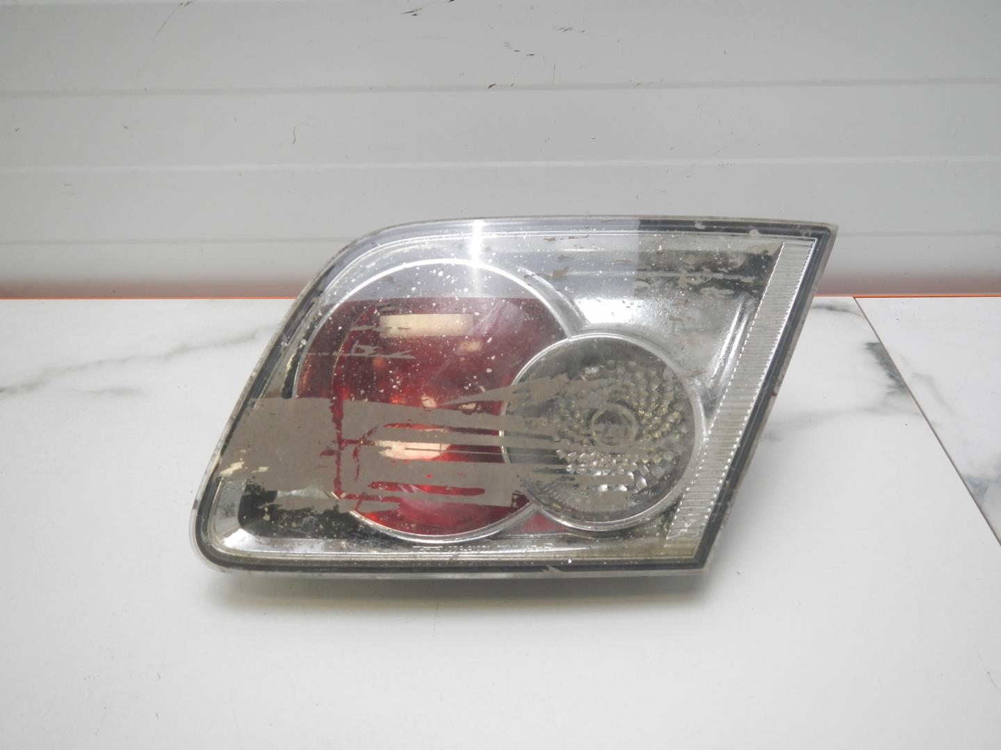 Фонарь задний внутренний правый