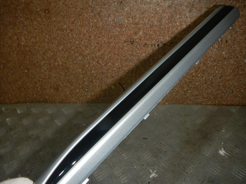 Накладка двери задней правой