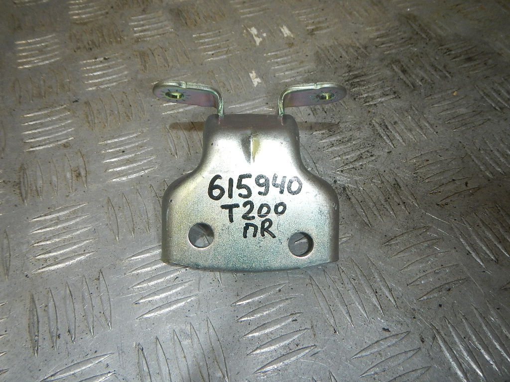 Петля двери передней правой верхняя