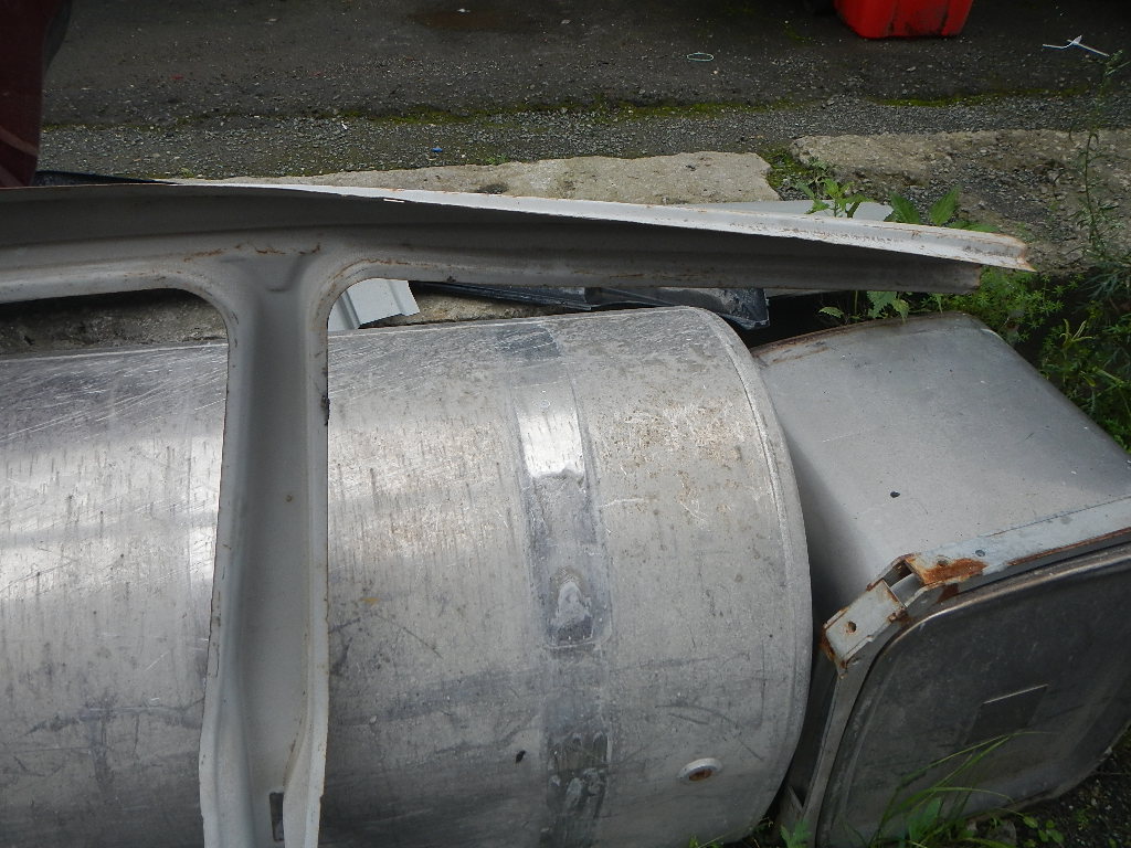 Кузовной элемент