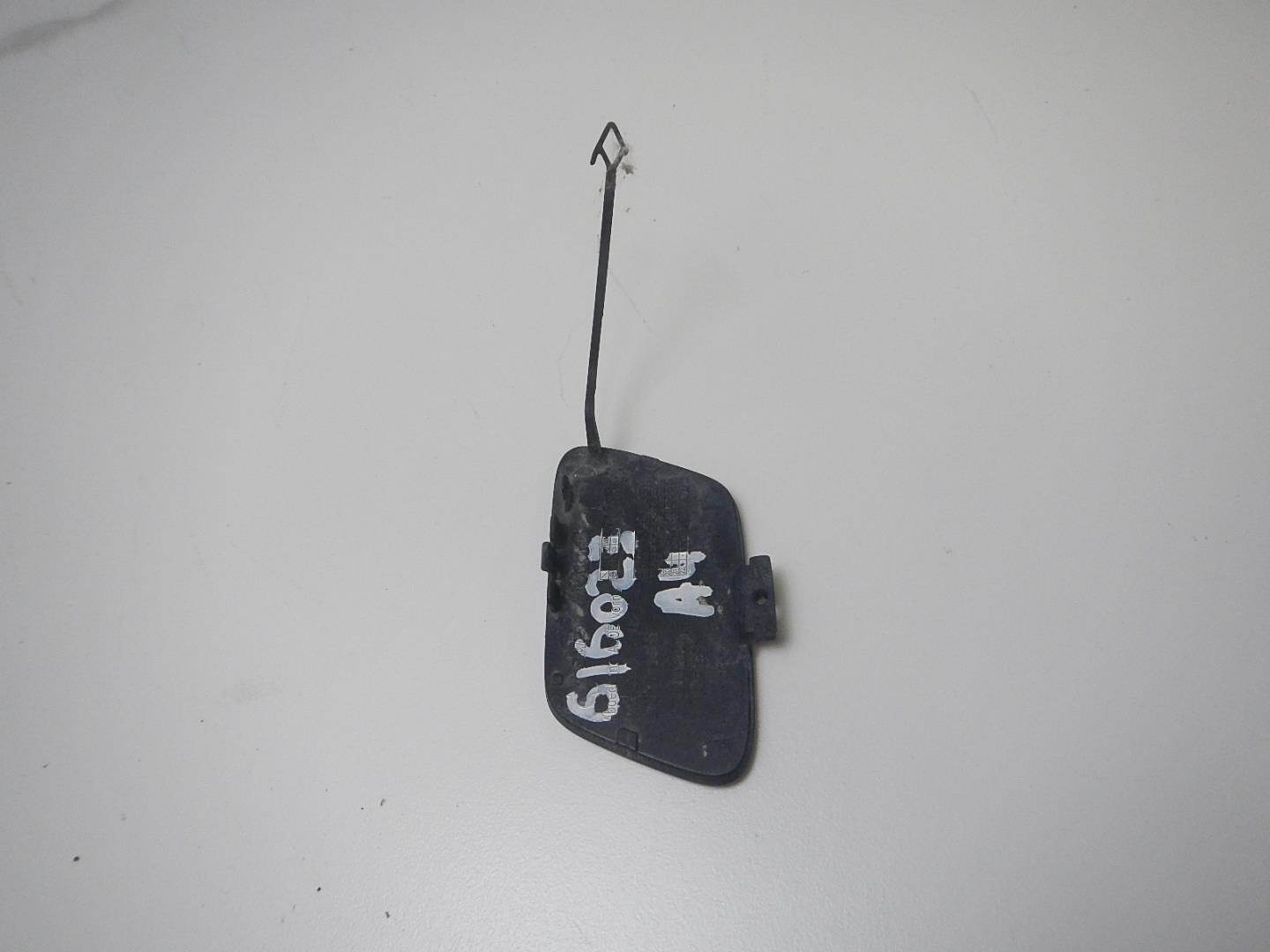 Заглушка буксировочного крюка