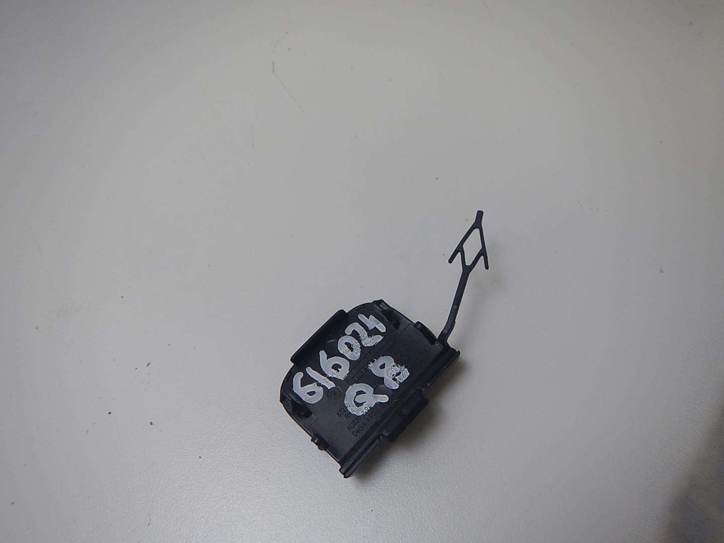 Заглушка буксировочного крюка