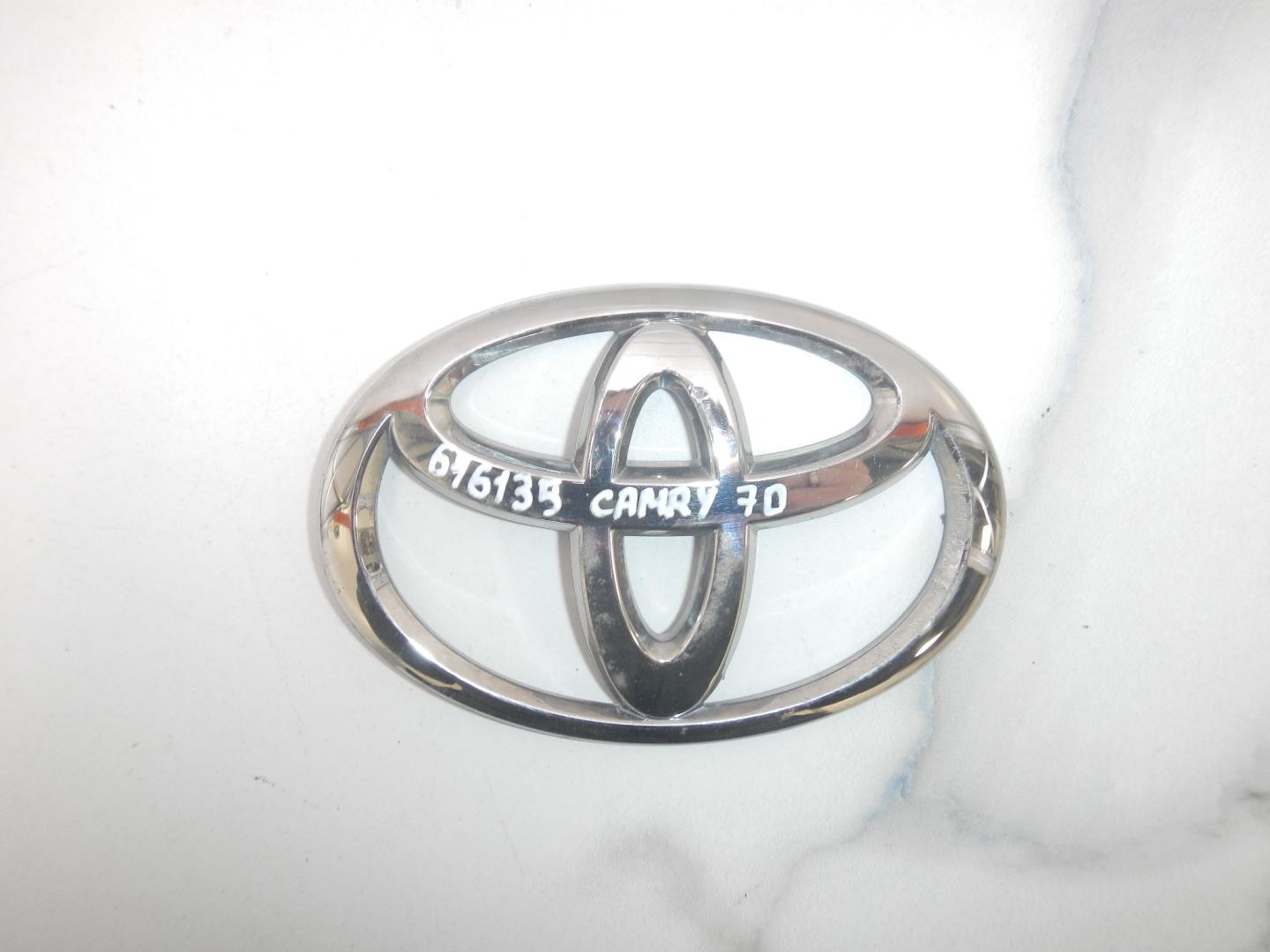 Эмблема на крышку багажника