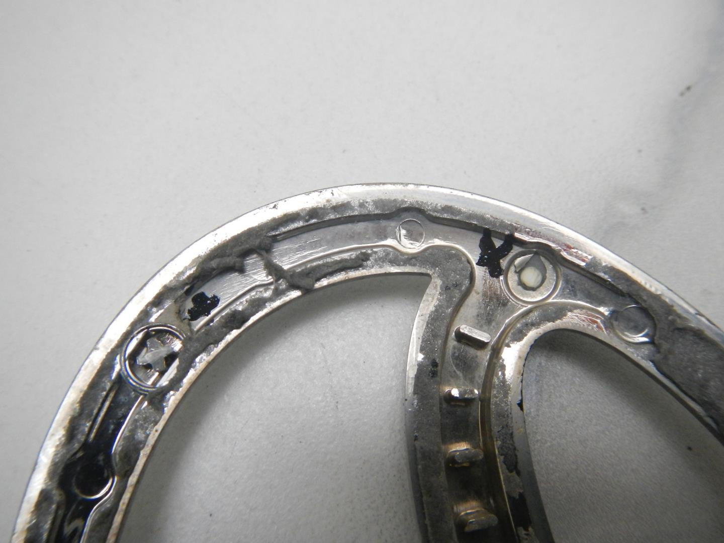 Эмблема на крышку багажника