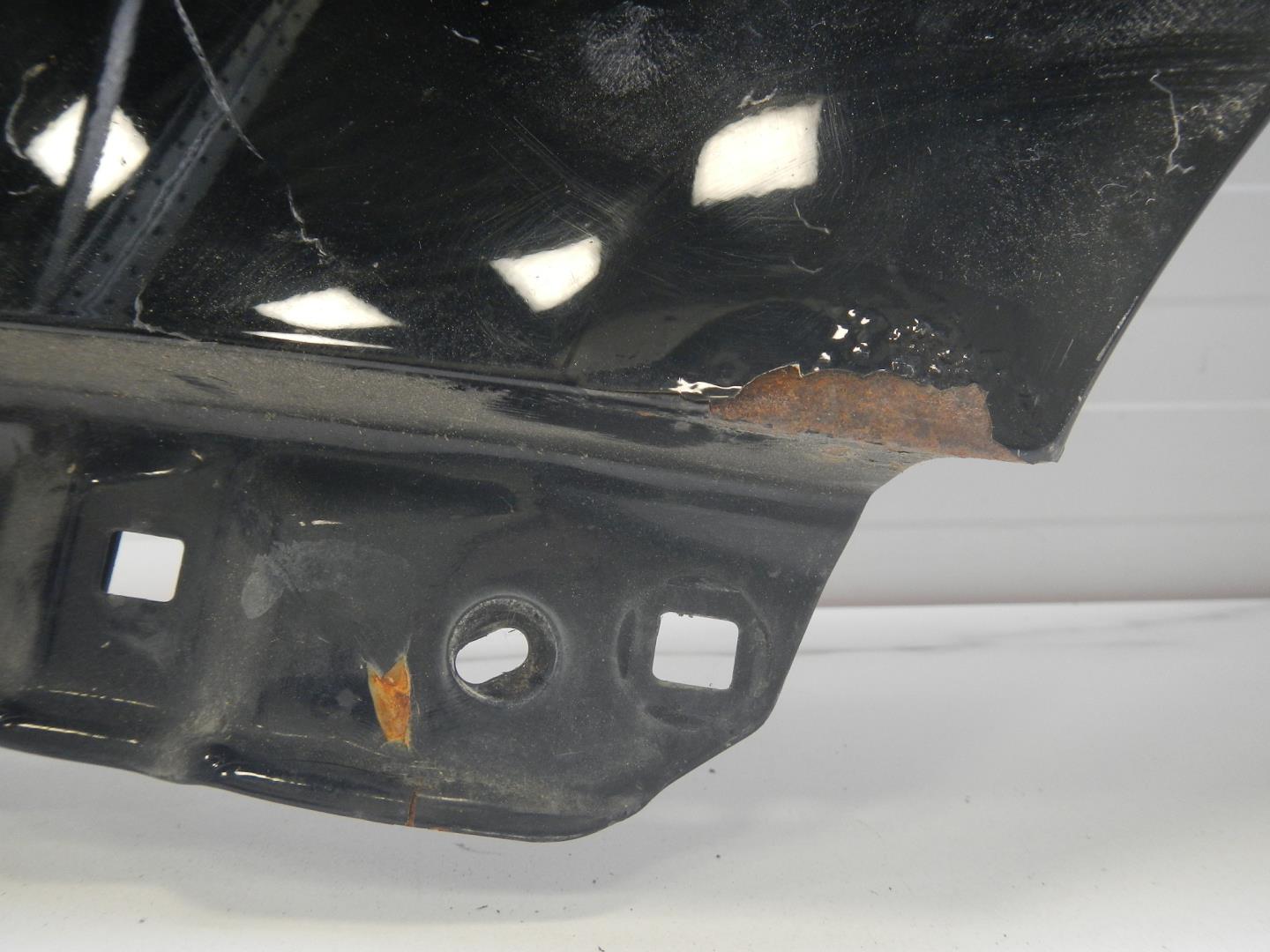 Крыло переднее левое