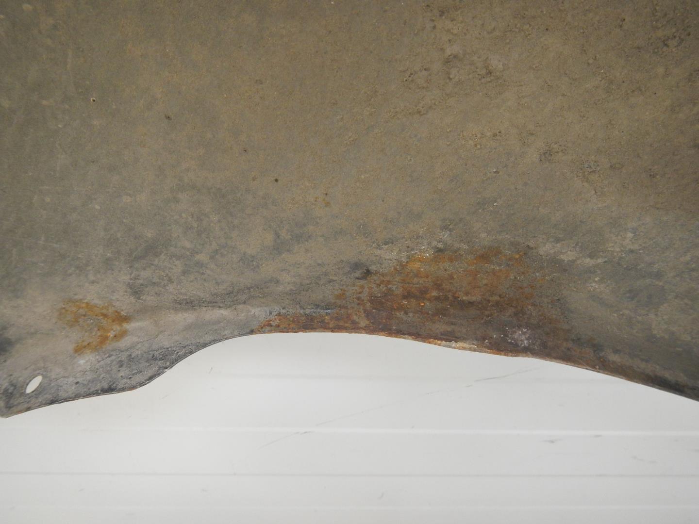 Крыло переднее левое