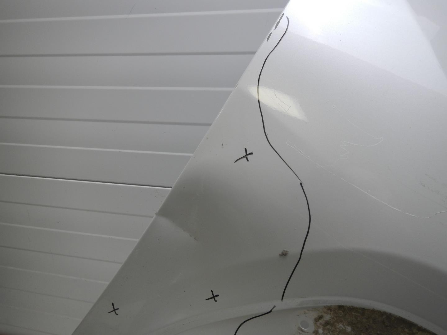 Крыло переднее правое