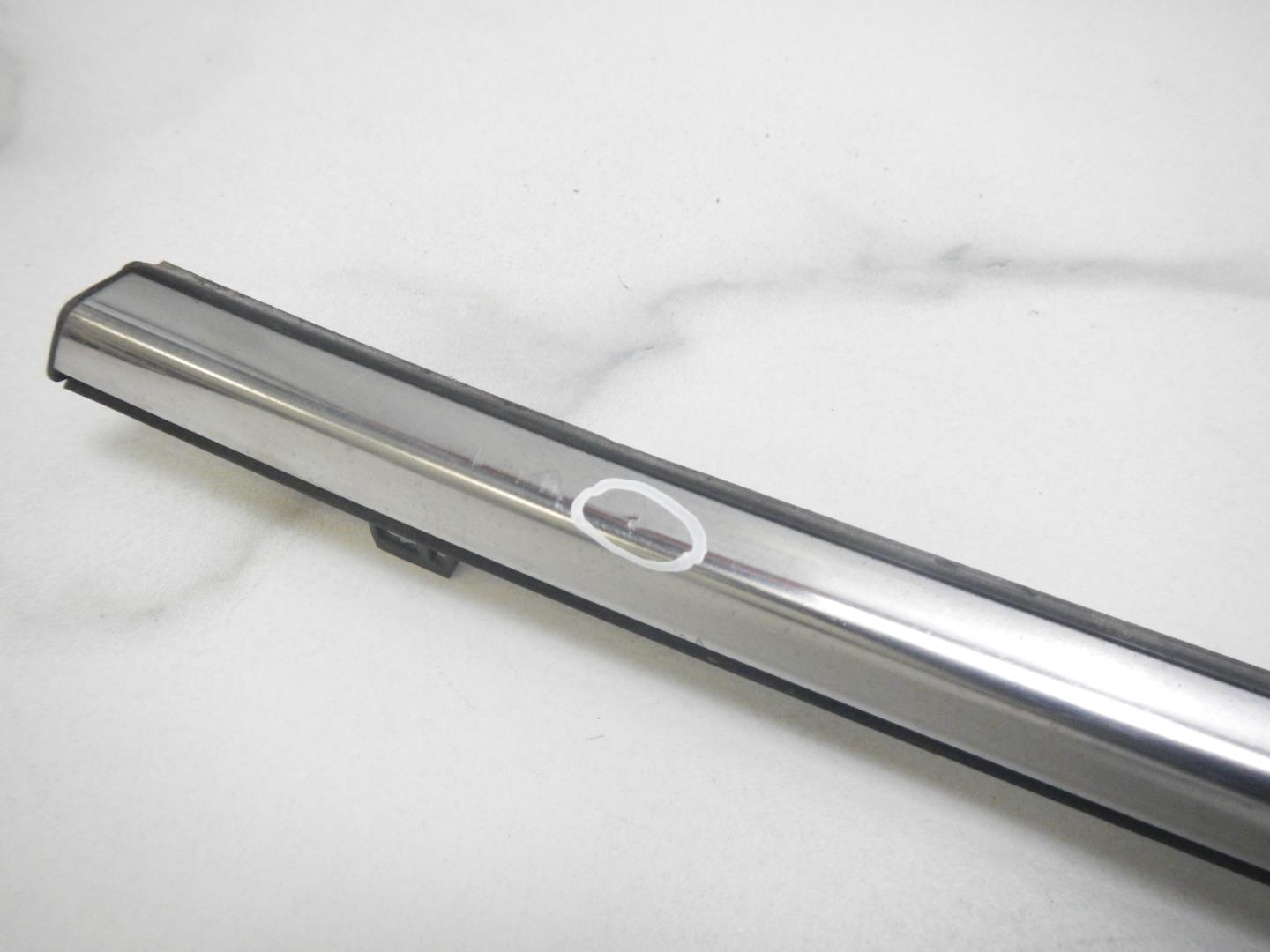 Накладка стекла заднего правого