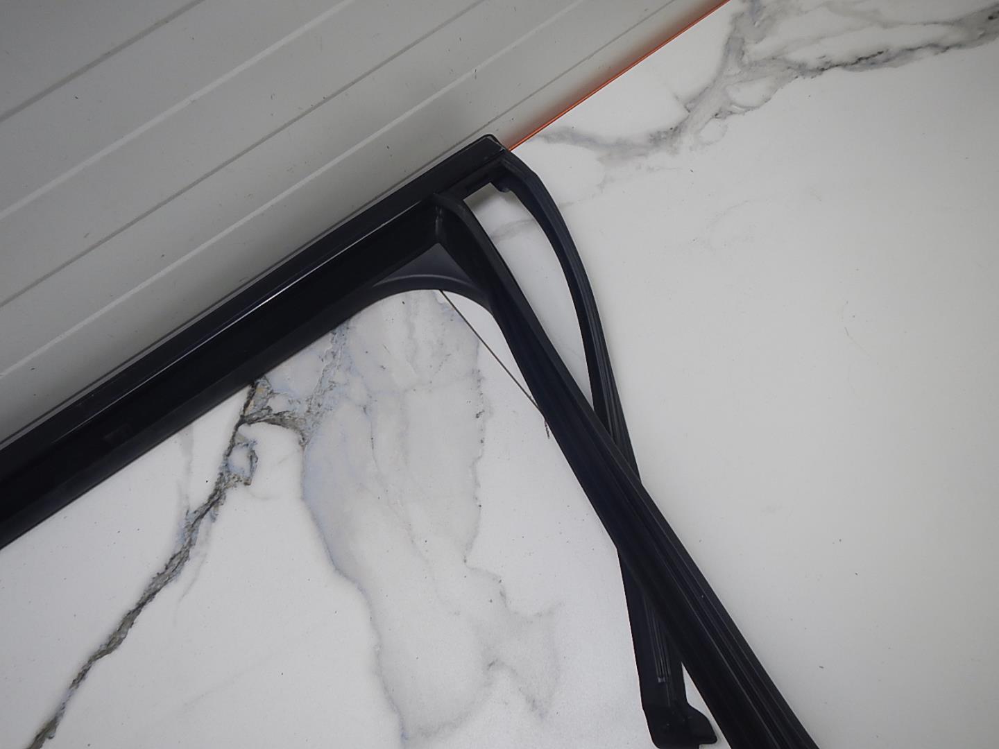 Уплотнитель стекла двери