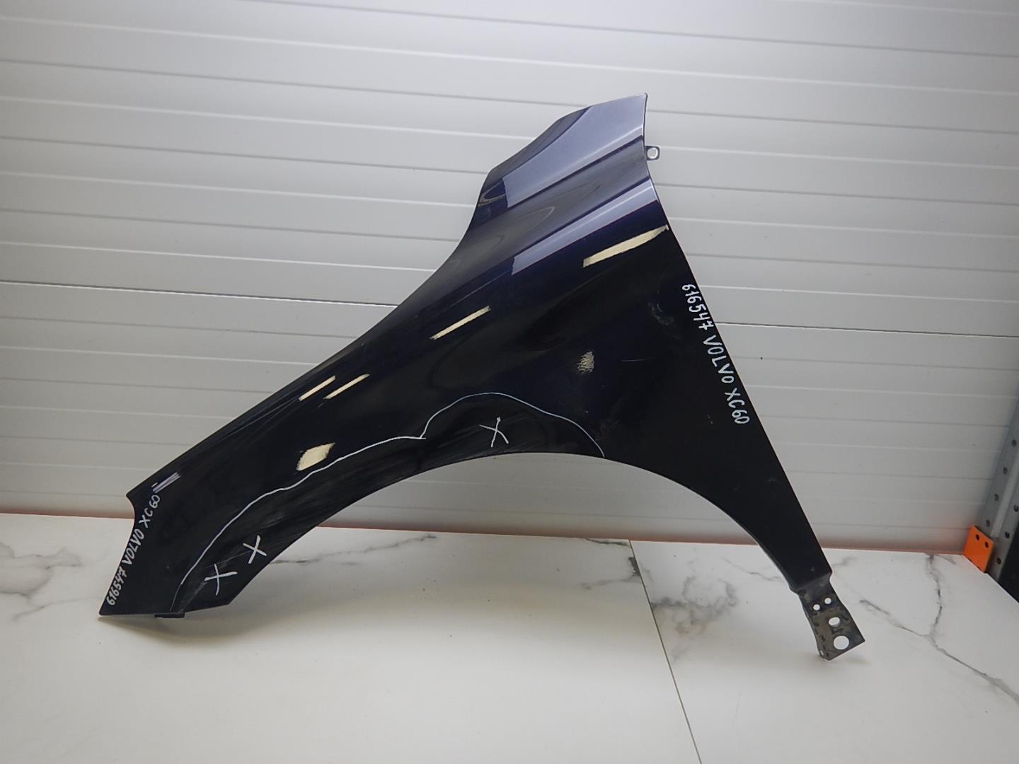 Крыло переднее левое