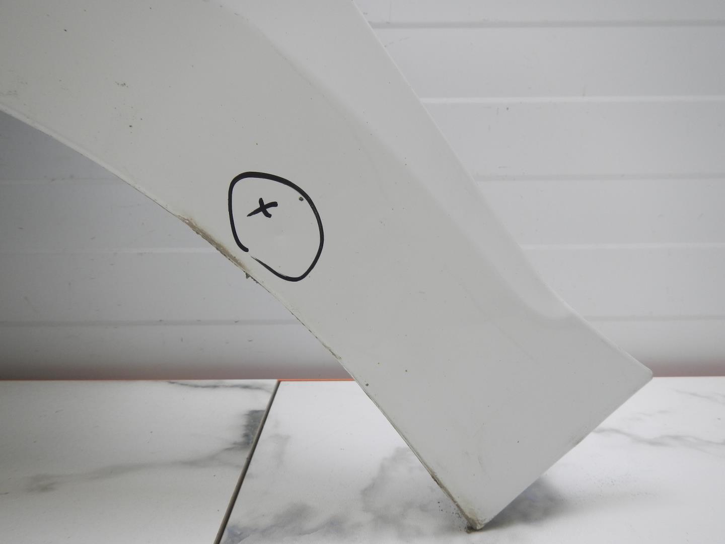 Крыло переднее левое