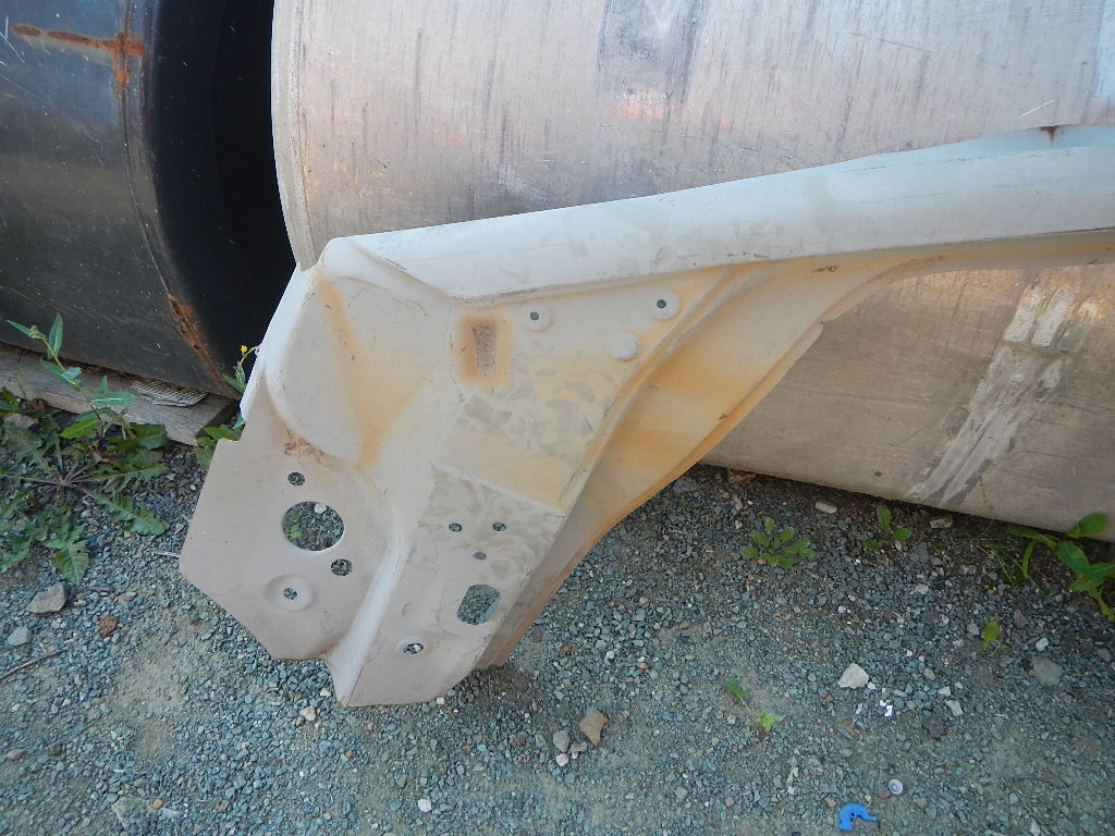 Кузовной элемент