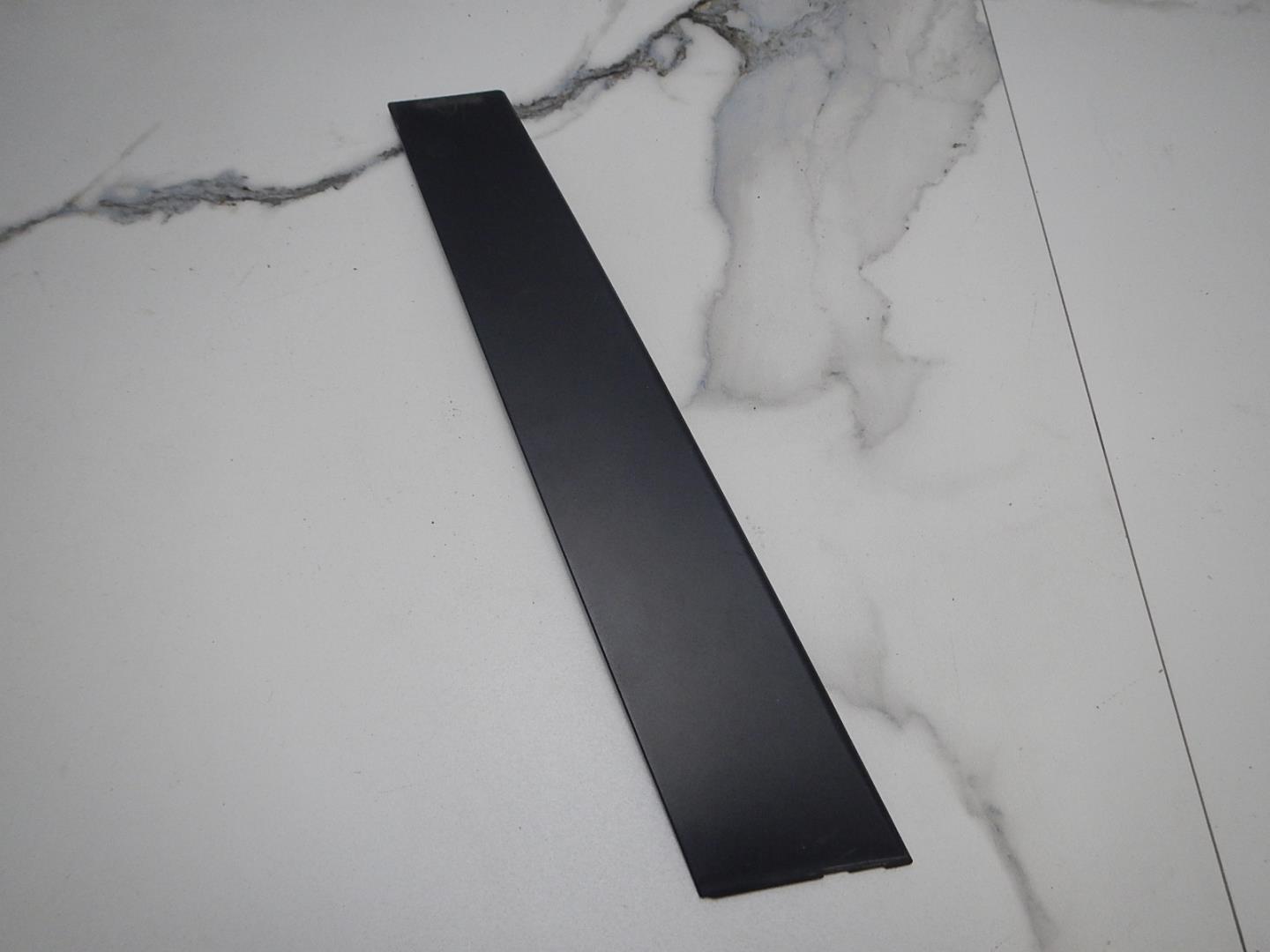 Накладка двери передней правой