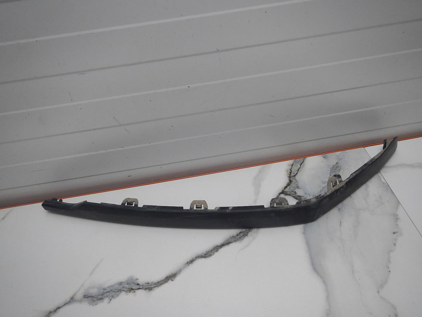 Молдинг заднего бампера