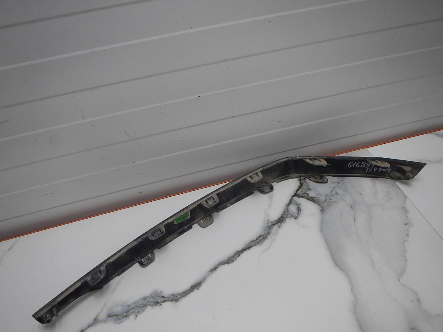 Молдинг заднего бампера