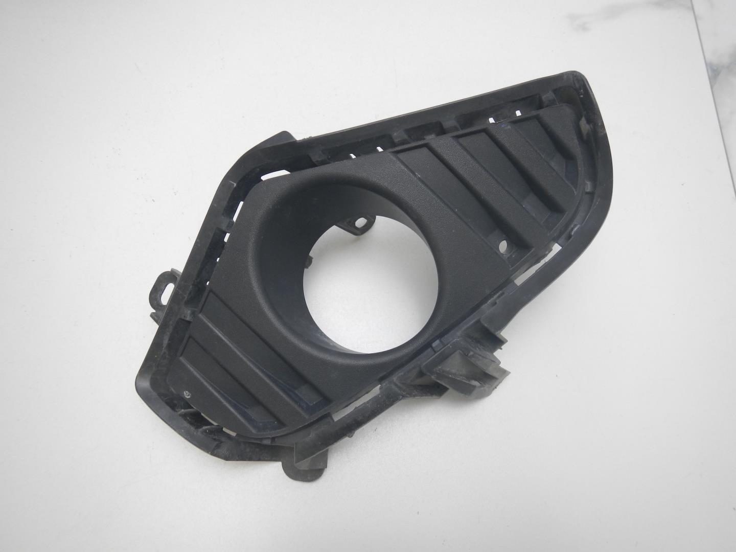 Решетка в бампер правая