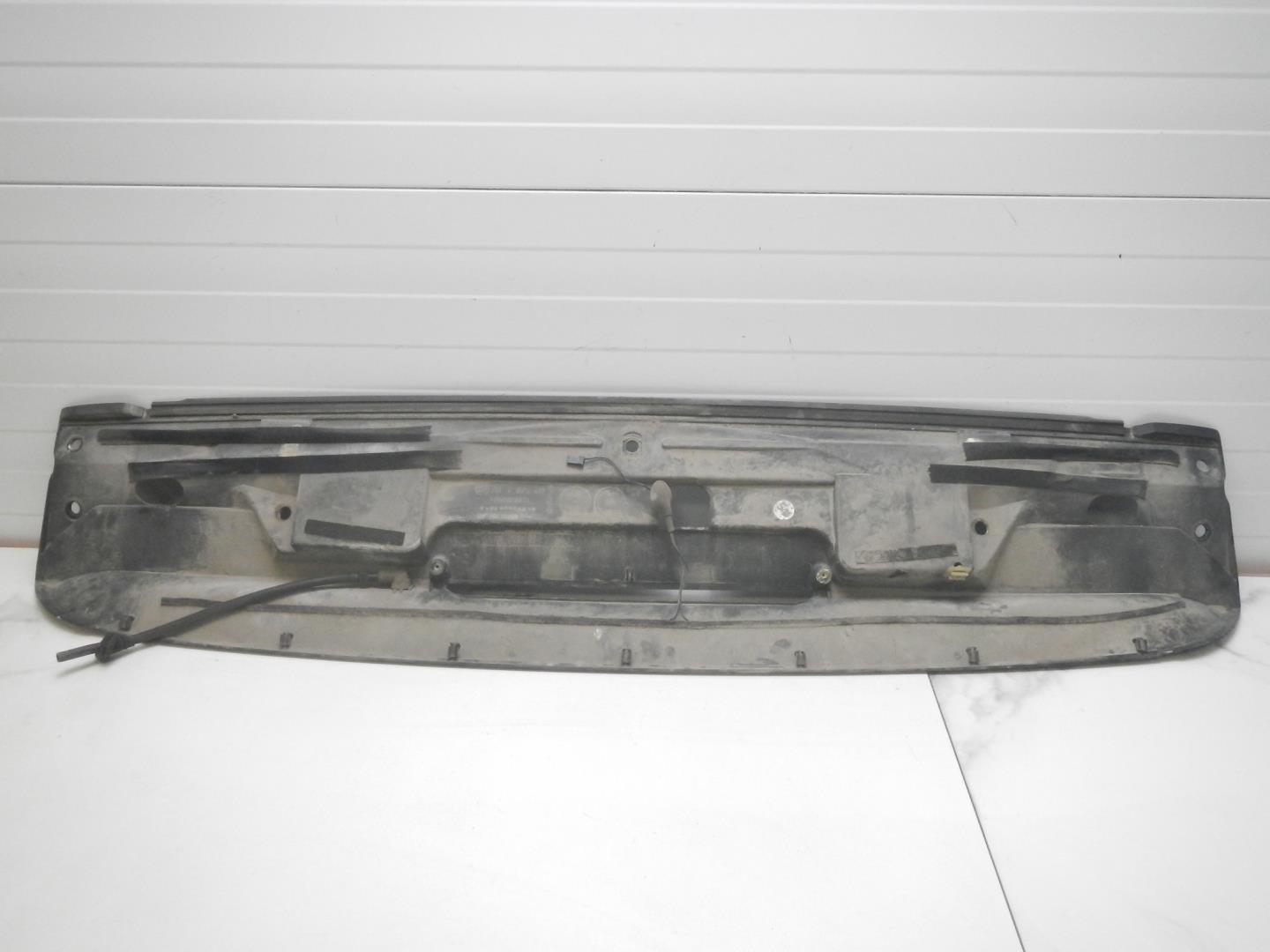 Спойлер (дефлектор) крышки багажника