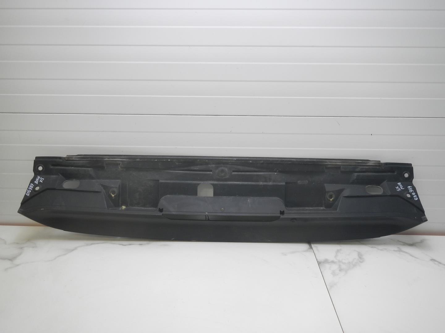 Спойлер (дефлектор) крышки багажника