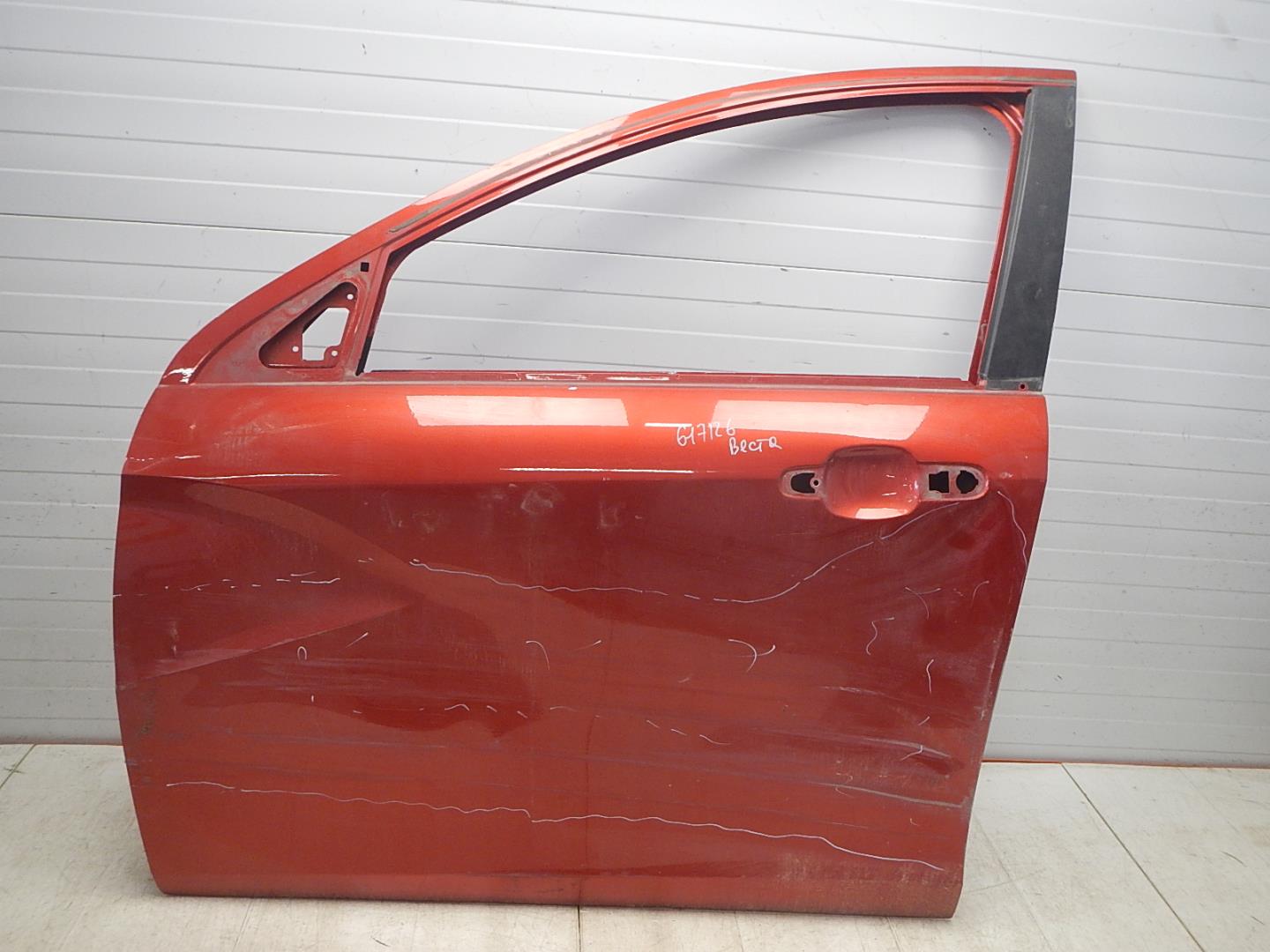 Дверь передняя левая