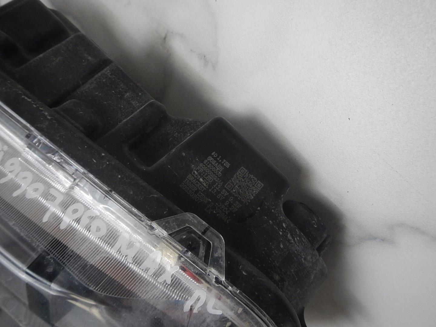 Фара дневного света левая (ходовые огни)