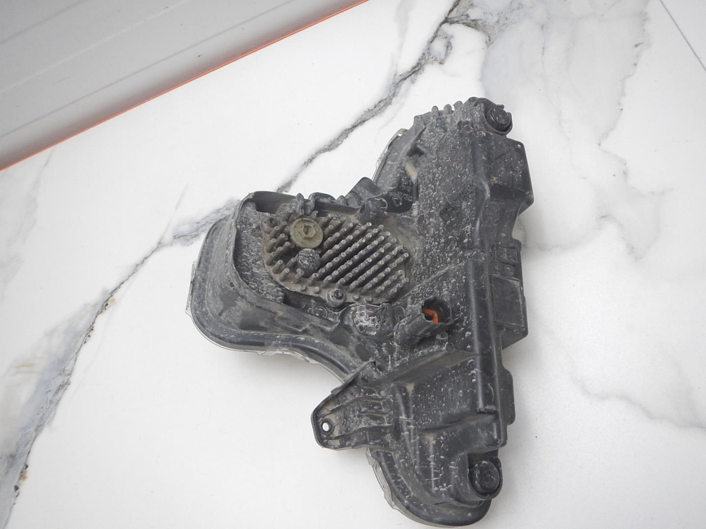 Фара дневного света левая (ходовые огни)