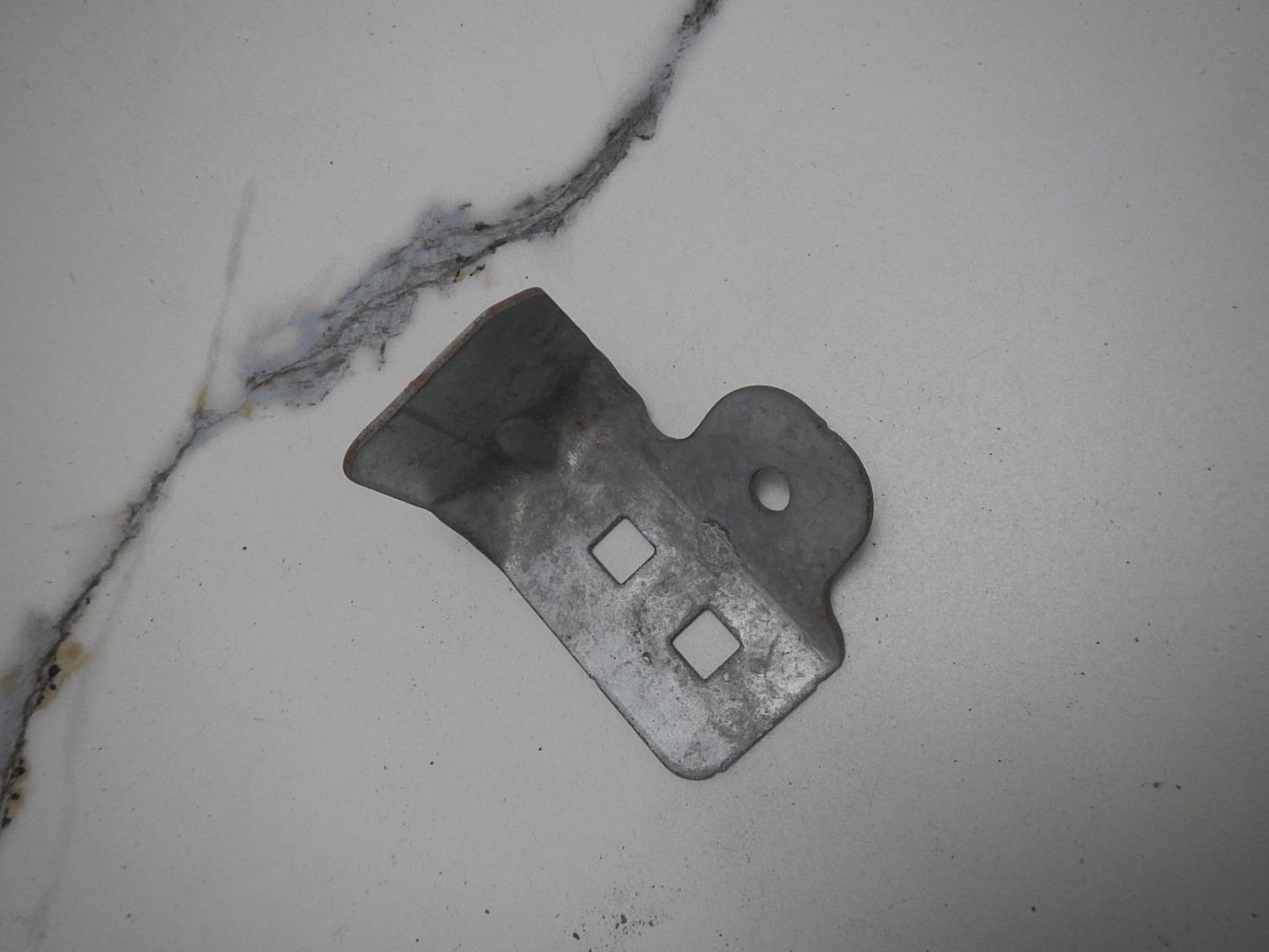 Кронштейн крепления крыла