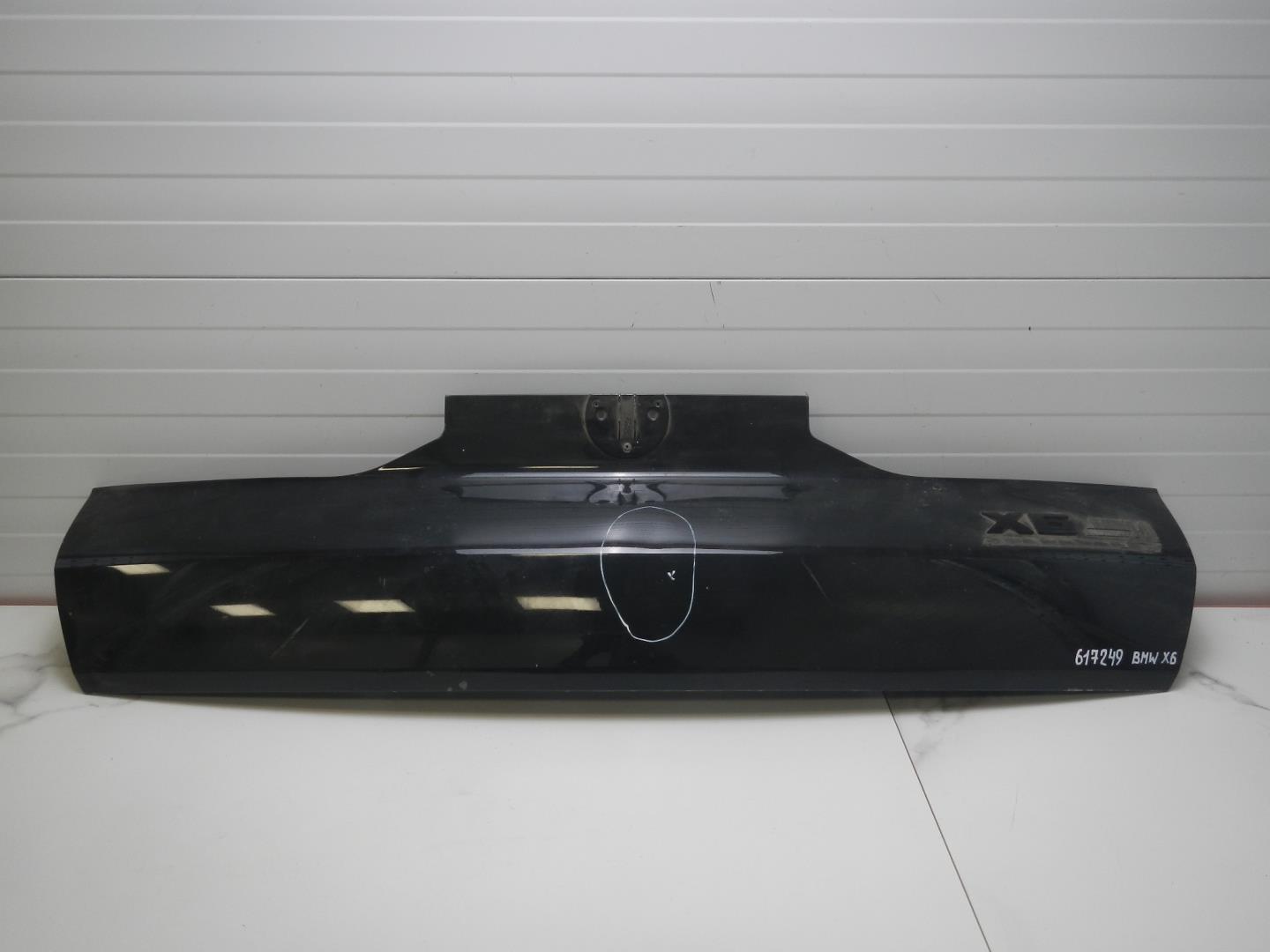 Накладка двери багажника