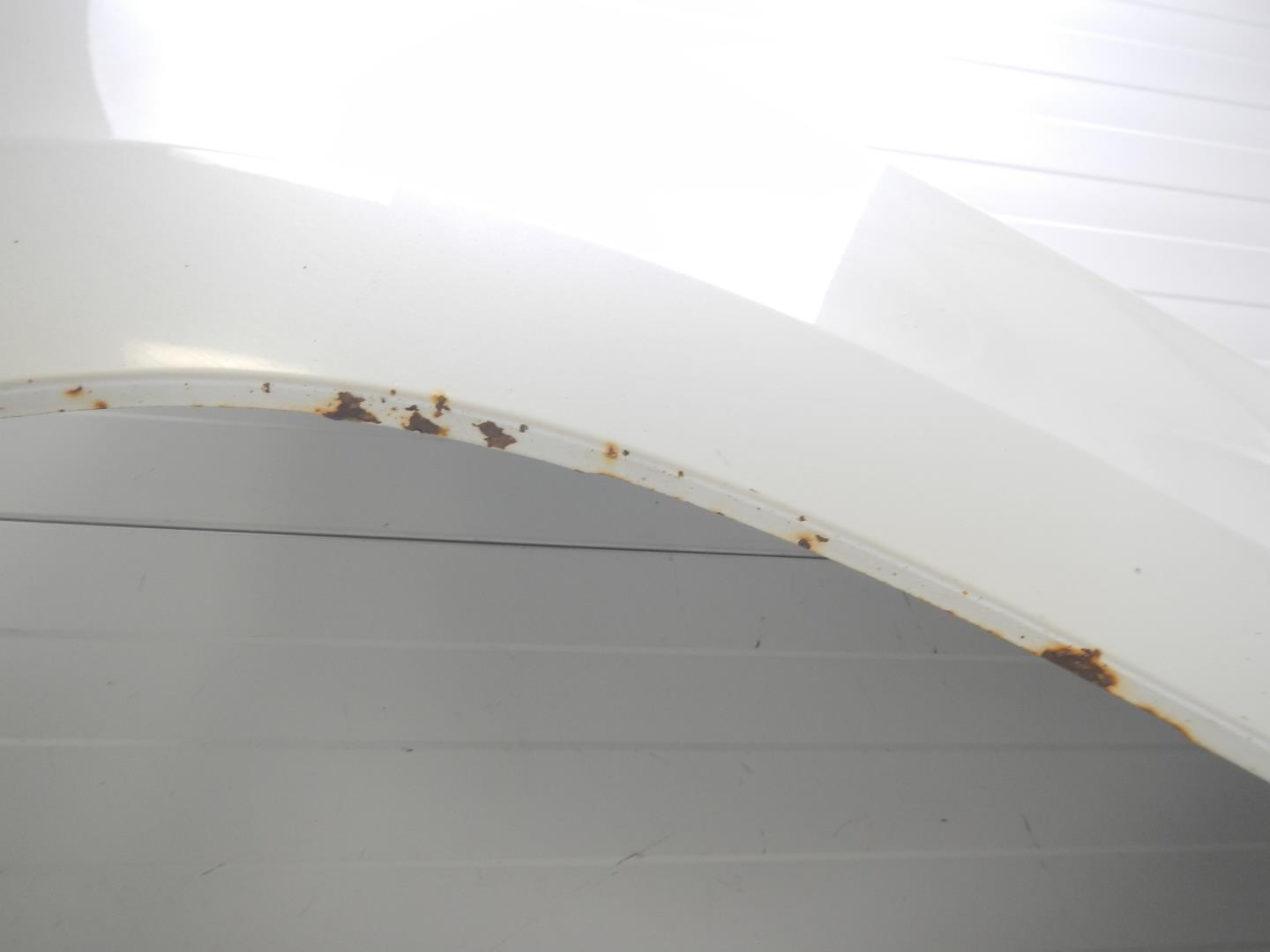 Крыло переднее правое