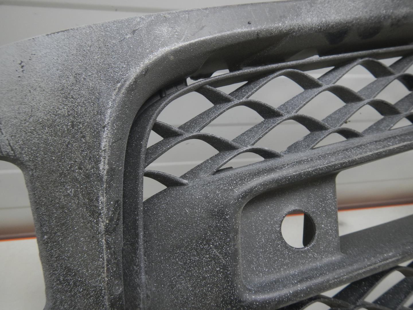 Решетка в бампер правая